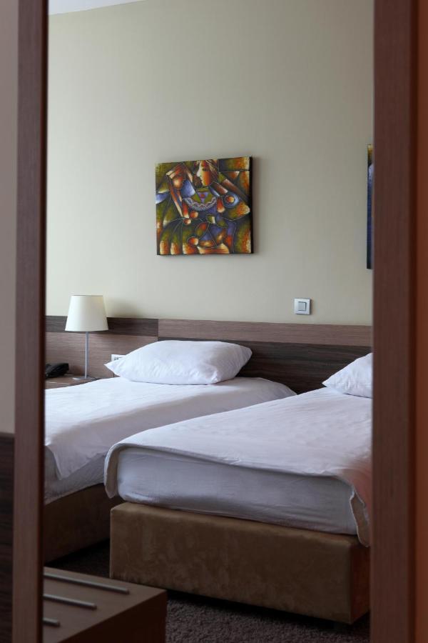 Hotel Kras Postojna Exterior photo