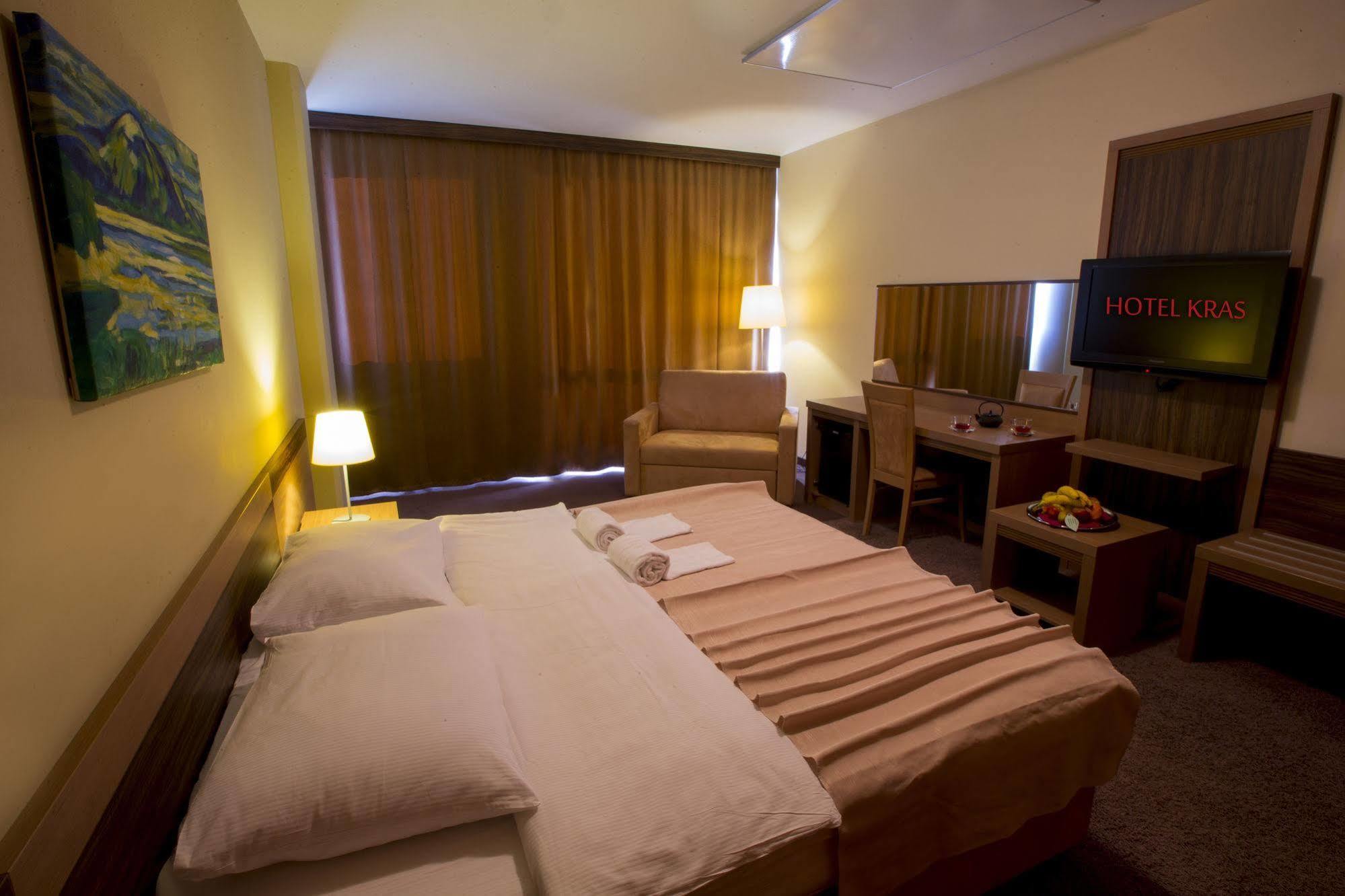 Hotel Kras Postojna Exterior photo